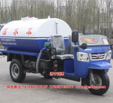 城市動脈的潤澤使者 高清視角下的灑水車